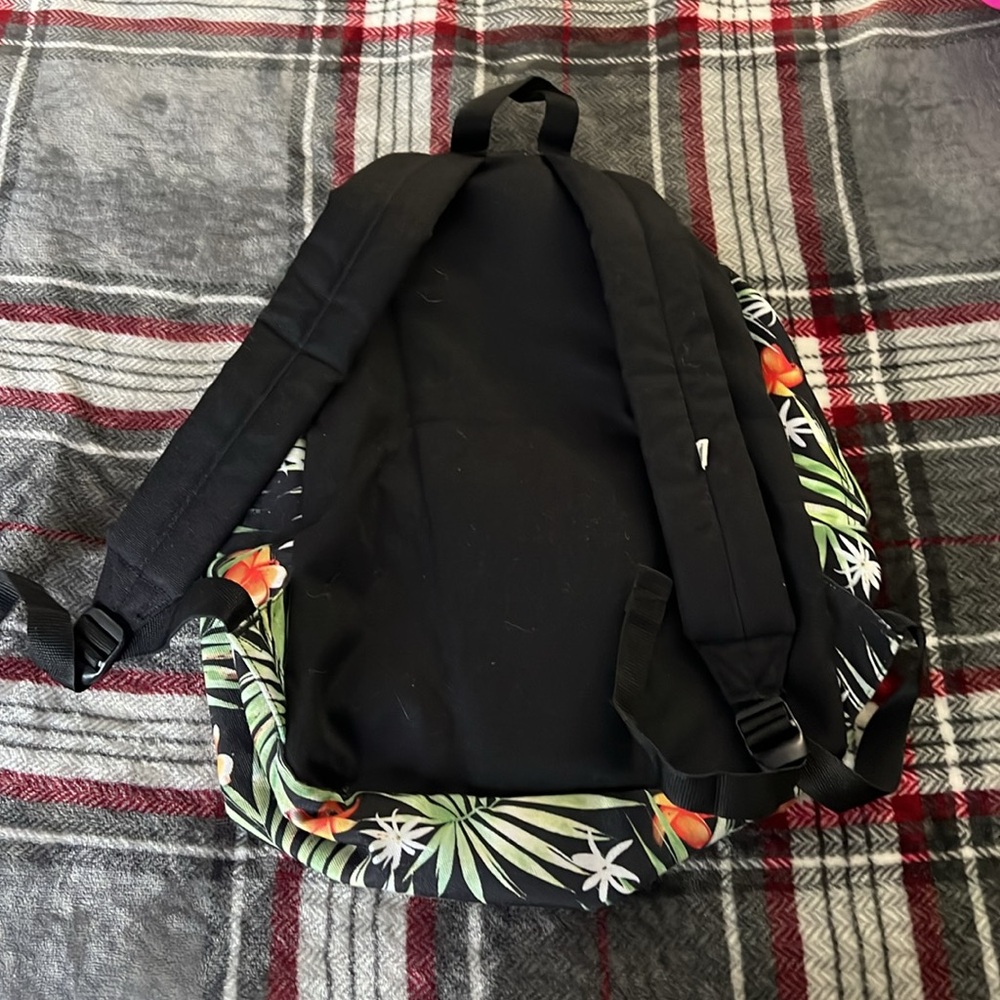 backpack - Picture 2 of 2